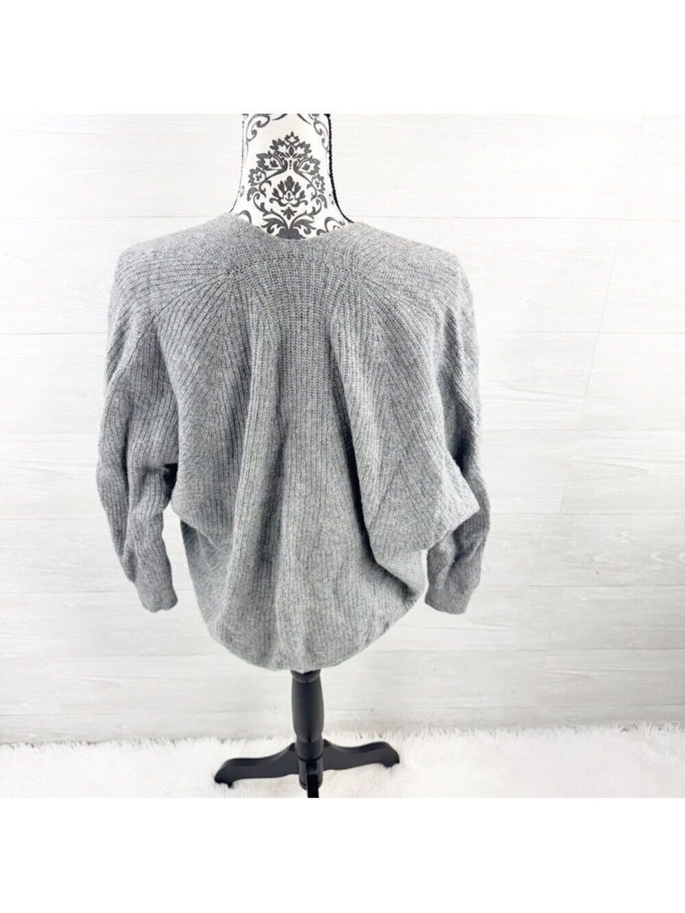 Sori V-Neck Wool Cashmere Blend Dolman Sweater - Picture 4 of 7